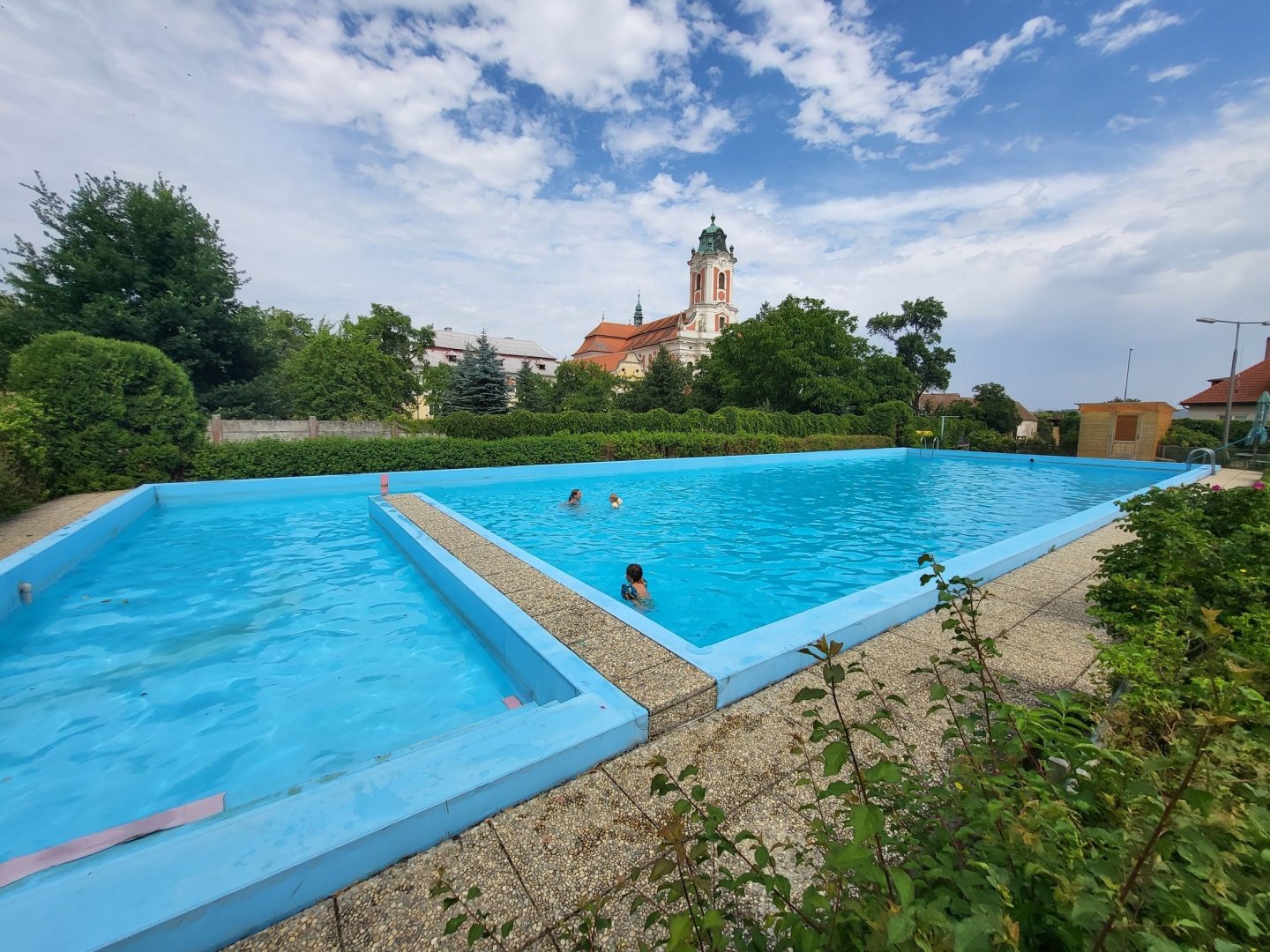 Swimming Pools Nearby